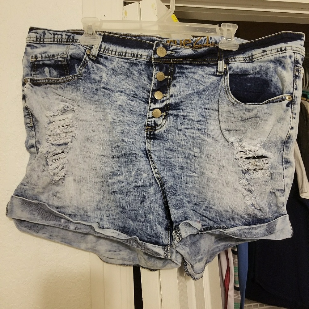 Rue 21+ shorts